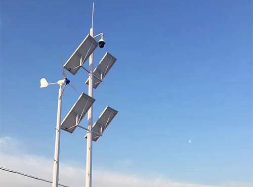 南京歐陸電氣FD系列風機使用風光互補發(fā)電應用在帶監(jiān)控的公路交通桿上